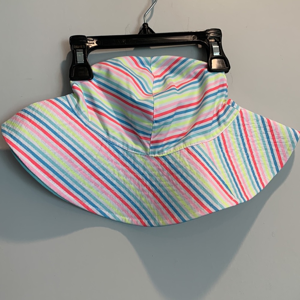 Carter’s Girls Swimsuit with matching Hat Size 4/5 - Picture 8 of 9